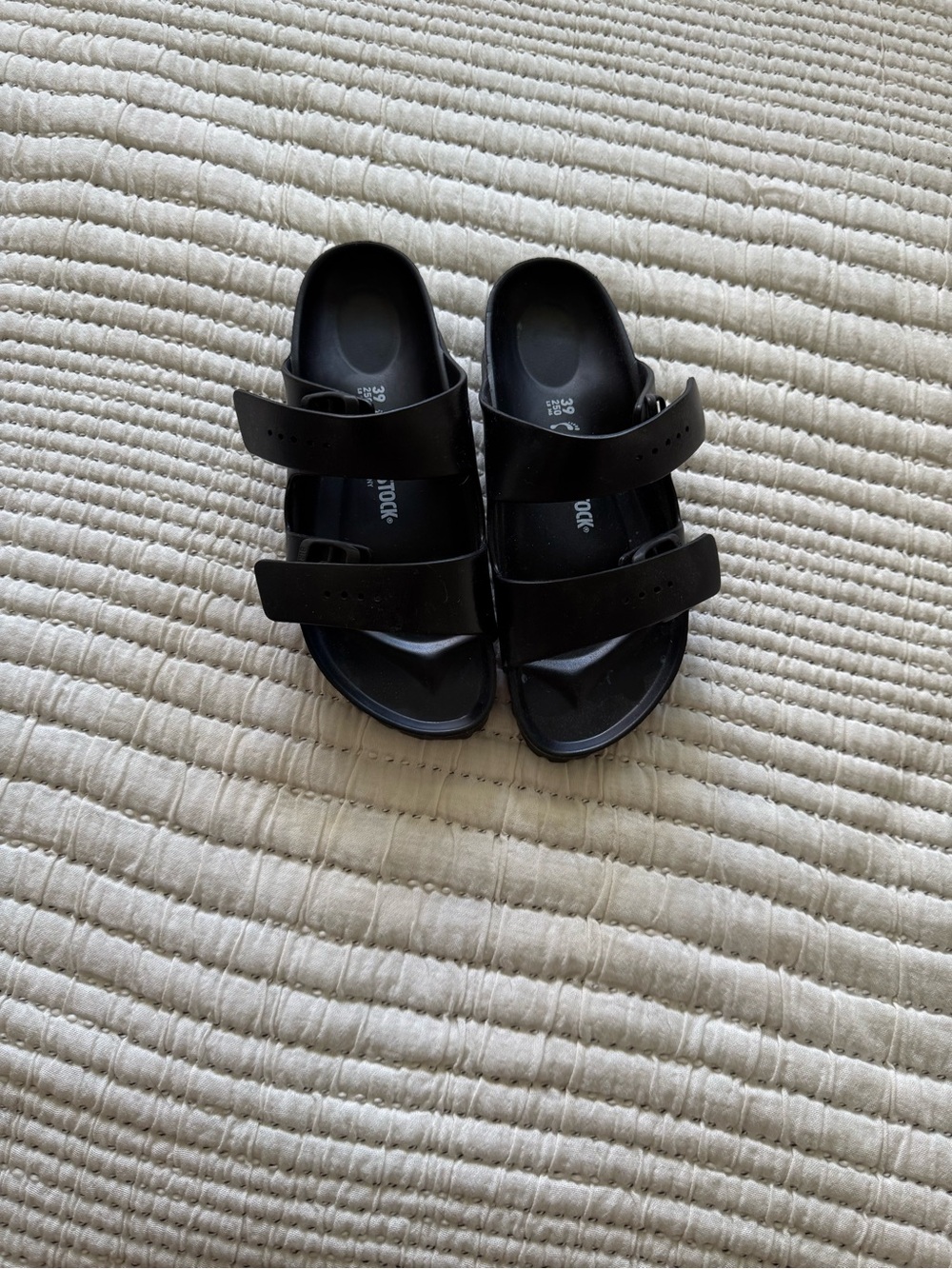 NWOT Birkenstock Arizona Big Buckle EVA Eggshell Sandals Size 39